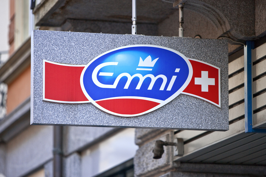 Emmi a réalisé au 1er semestre 2016 un chiffre d'affaires de 1,59 milliard de francs, dont plus de la moitié - 853 millions - en Suisse.
