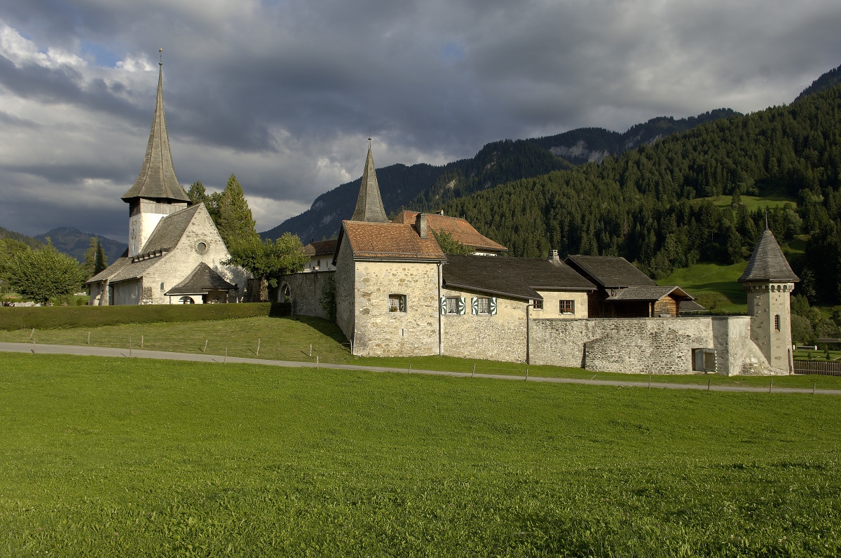 Rougemont (ici son église) intégré dans l'association des plus beaux villages de Suisse