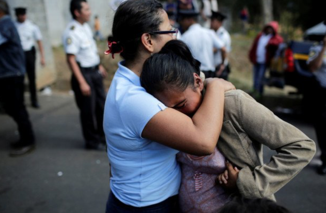 Le bilan de l'incendie du foyer pour mineurs près de Guatemala s'alourdit à 40 morts.