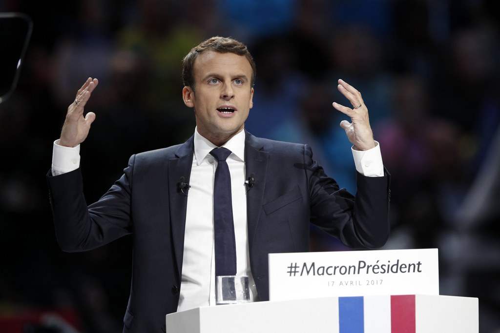 Emmanuel Macron est crédité de 23% des intentions de vote, selon un sondage publié mardi.