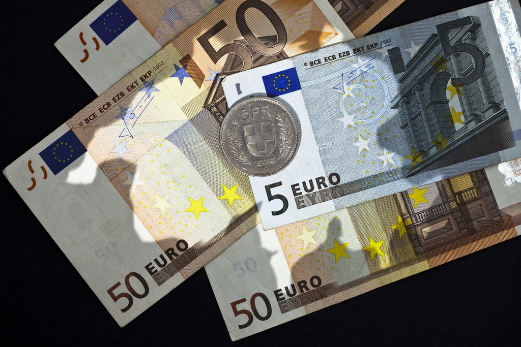 Le franc suisse s'est affaibli face à l'euro après la victoire d'Emmanuel Macron en France.