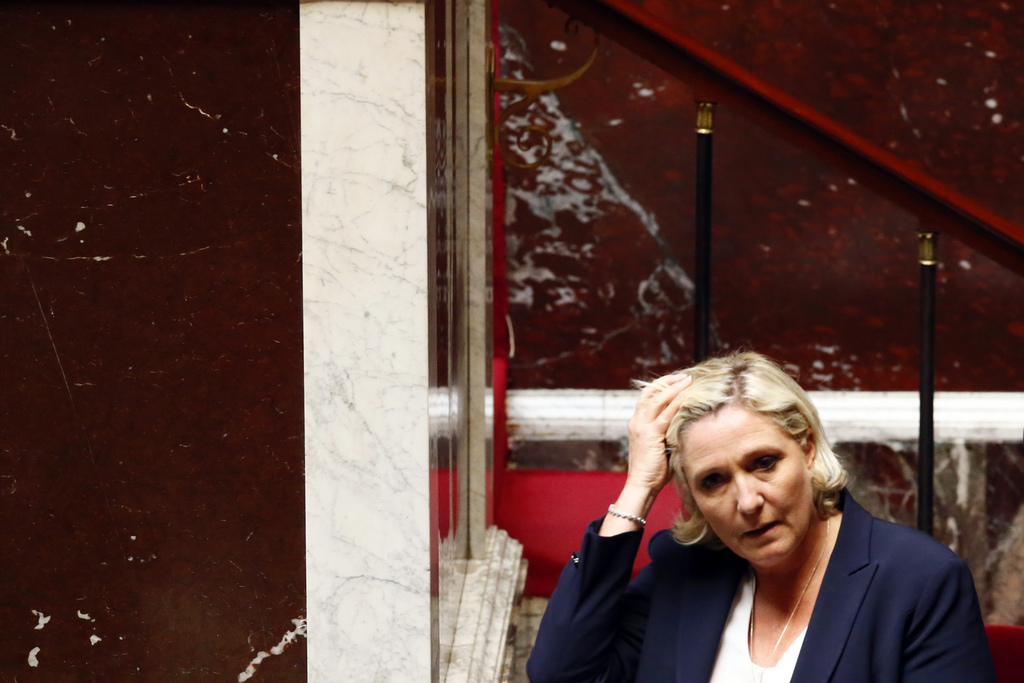 Marine Le Pen a été mise en examen, selon son avocat.