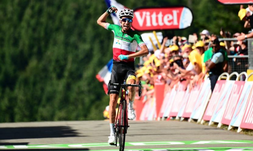 Fabio Aru, vainqueur notamment de la Vuelta en 2015, a franchi la ligne avec 18'' d'avance sur l'Irlandais Dan Martin.