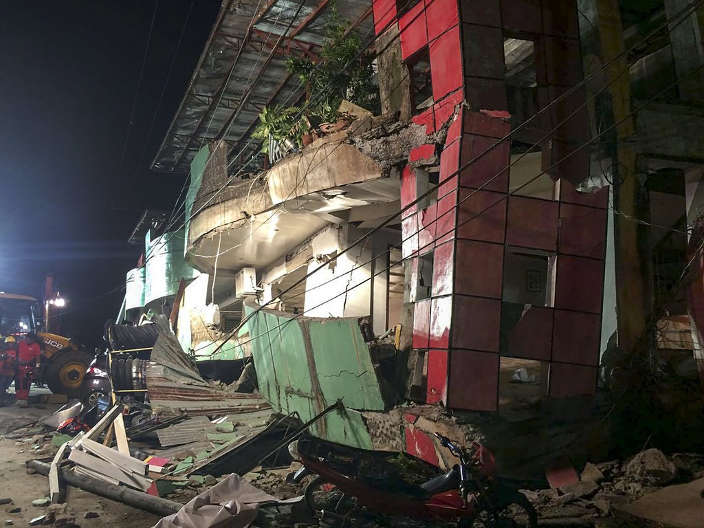 Plusieurs bâtiments ont été endommagés dans la ville de Kananga, près de l'épicentre du tremblement de terre sur l'île de Leyte.