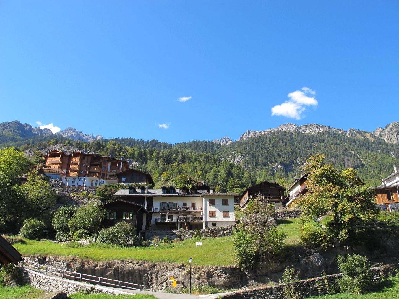 Les Marécottes sur Salvan figure parmi les nominés au titre de plus beau village de Suisse 2017.