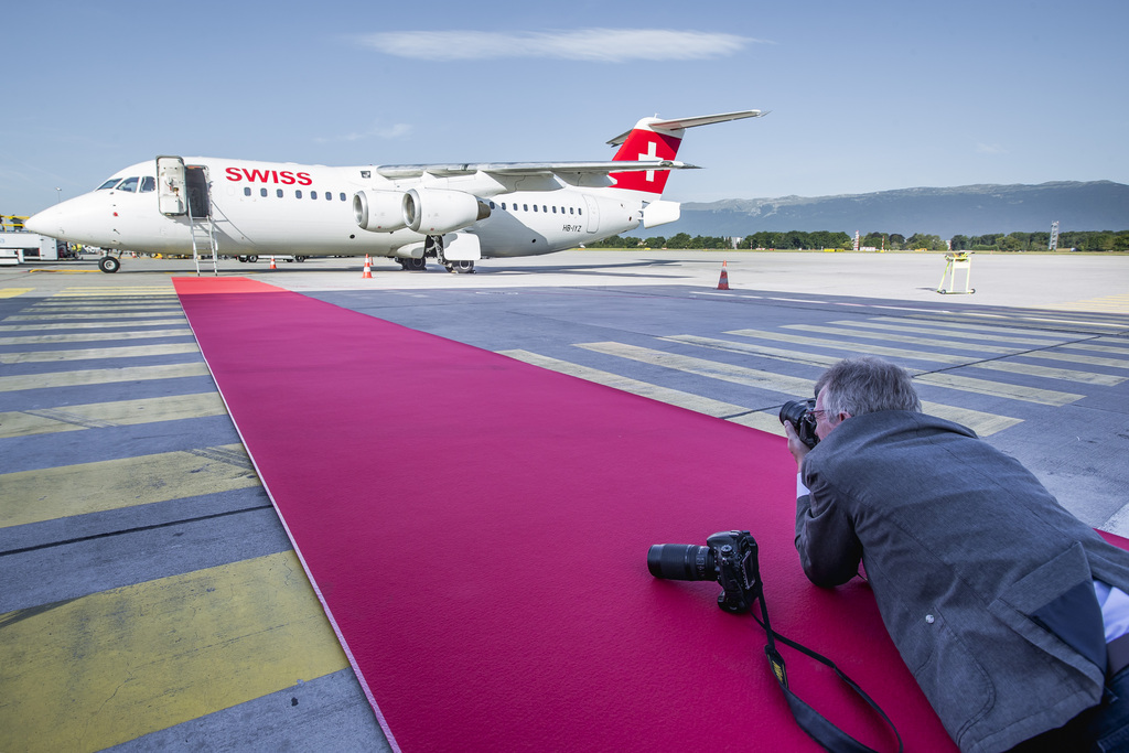 Le dernier Avro RJ100, aussi appelé Jumbolino, a volé de Genève à Zurich mardi matin. Ici au départ de Cointrin.