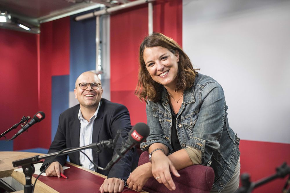 Les journalistes d'origine valaisanne, Romain Clivaz et Romaine Morard, reprennent la ''Matinale'' de la RTS.