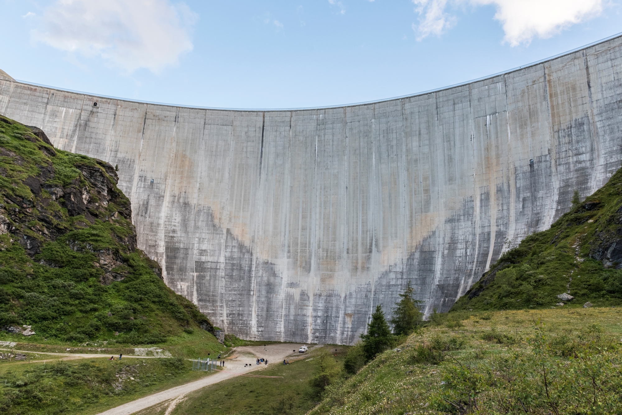 Barrage de Moiry - 14 juillet 2017



Projection du film Gravity sur le mur du barrage de Moiry



Lucien Grandjean/Pygiste/Le Nouvelliste