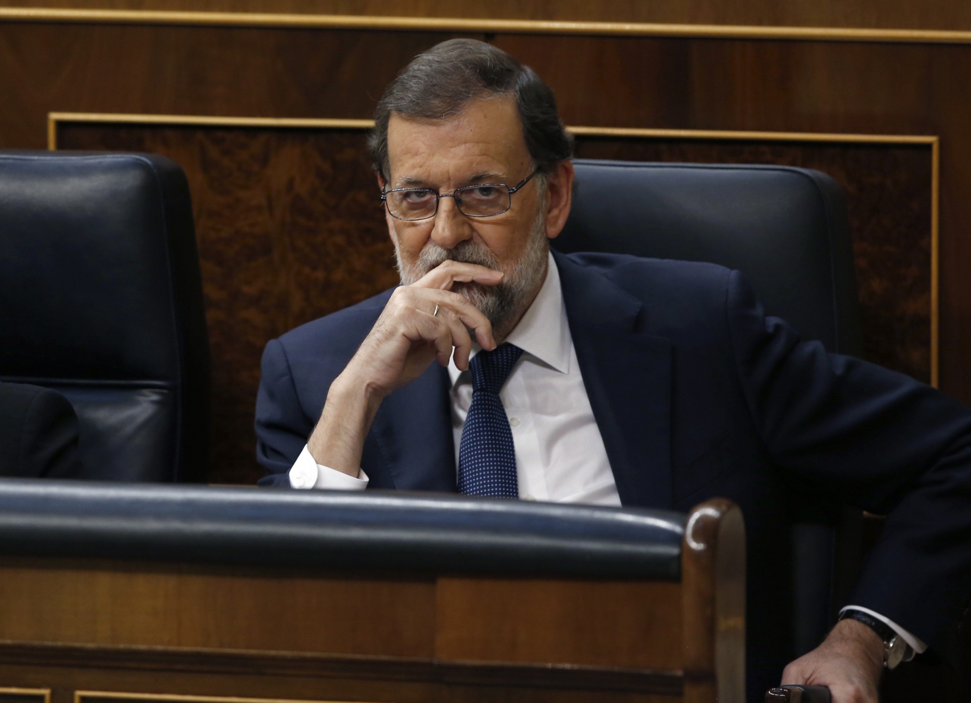 epa06259354 Spanish Prime Minister Mariano Rajoy during Question Time at the Lower House in Madrid, Spain, 11 October 2017. The Government will undergo Question Time a day after Catalonia's regional President Carles Puigdemont declared the region's independence but suspended its effects immediately for a few weeks to search a dialogue with the Spanish Central Government.  EPA/Javier Lizon SPAIN PARLIAMENT