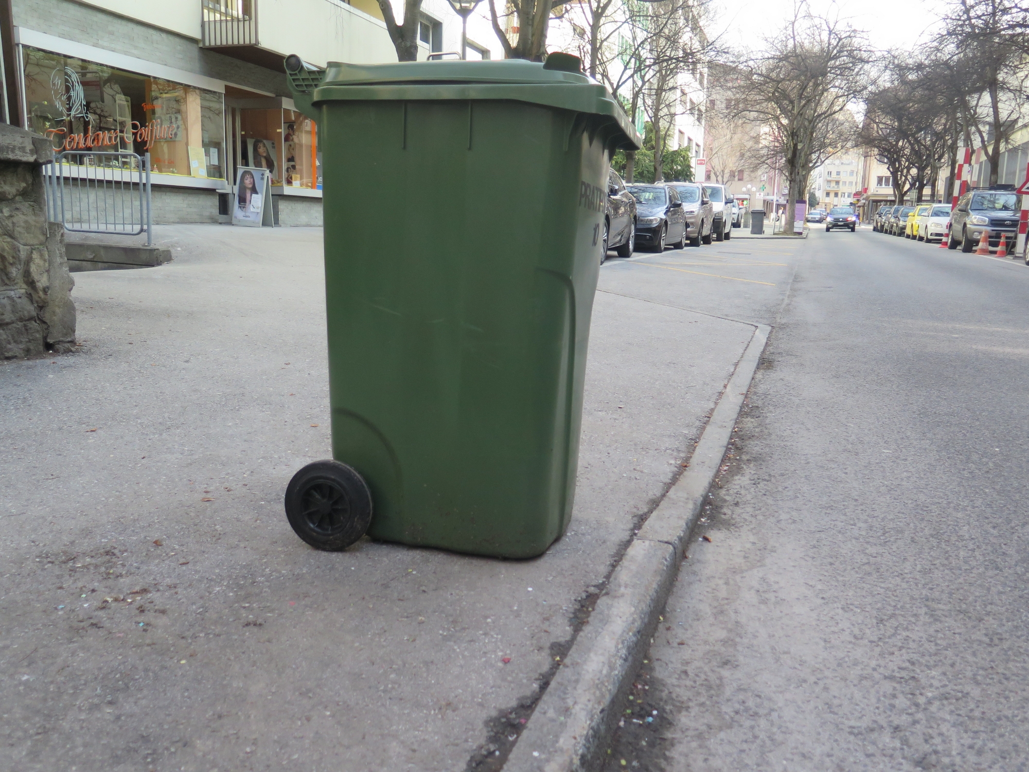 Y aura-t-il un jour à Sierre un ramassage des déchets verts en pleine ville comme cela se passe à Sion?