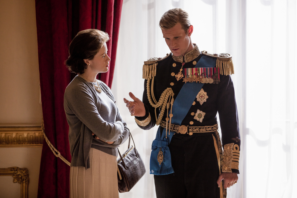 Matt Smith - alias prince Philip - gagne davantage par épisode que Claire Foy, qui donne vie à la jeune reine.