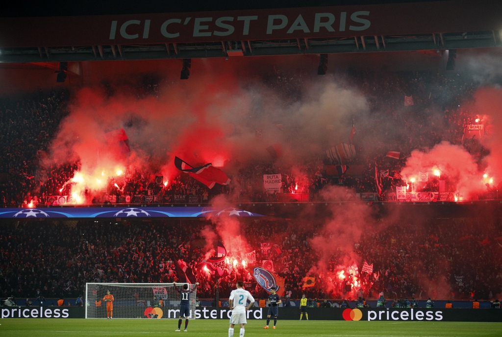 L'UEFA a ouvert jeudi une procédure disciplinaire à l'encontre du PSG en raison des nombreux engins pyrotechniques utilisés par ses supporters.