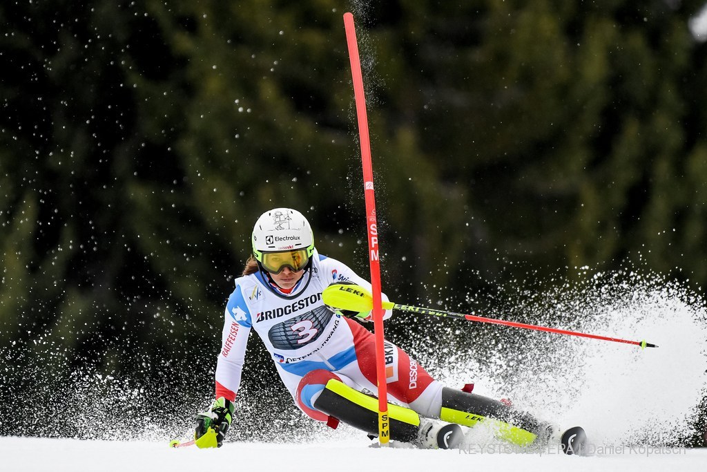 Wendy Holdener n'échoue qu'à 9 petits centièmes d'une première victoire en slalom cette saison.