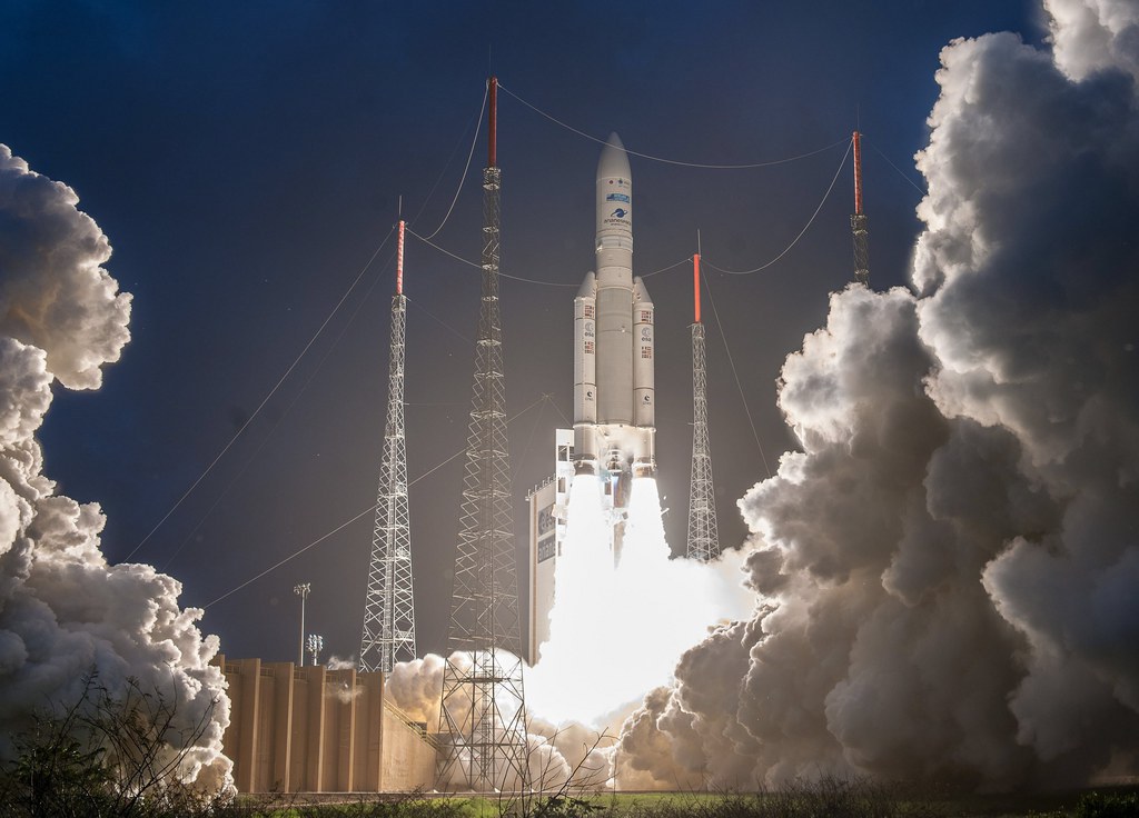 La fusée Ariane a rempli sa mission en plaçant 2 satellites sur orbite.