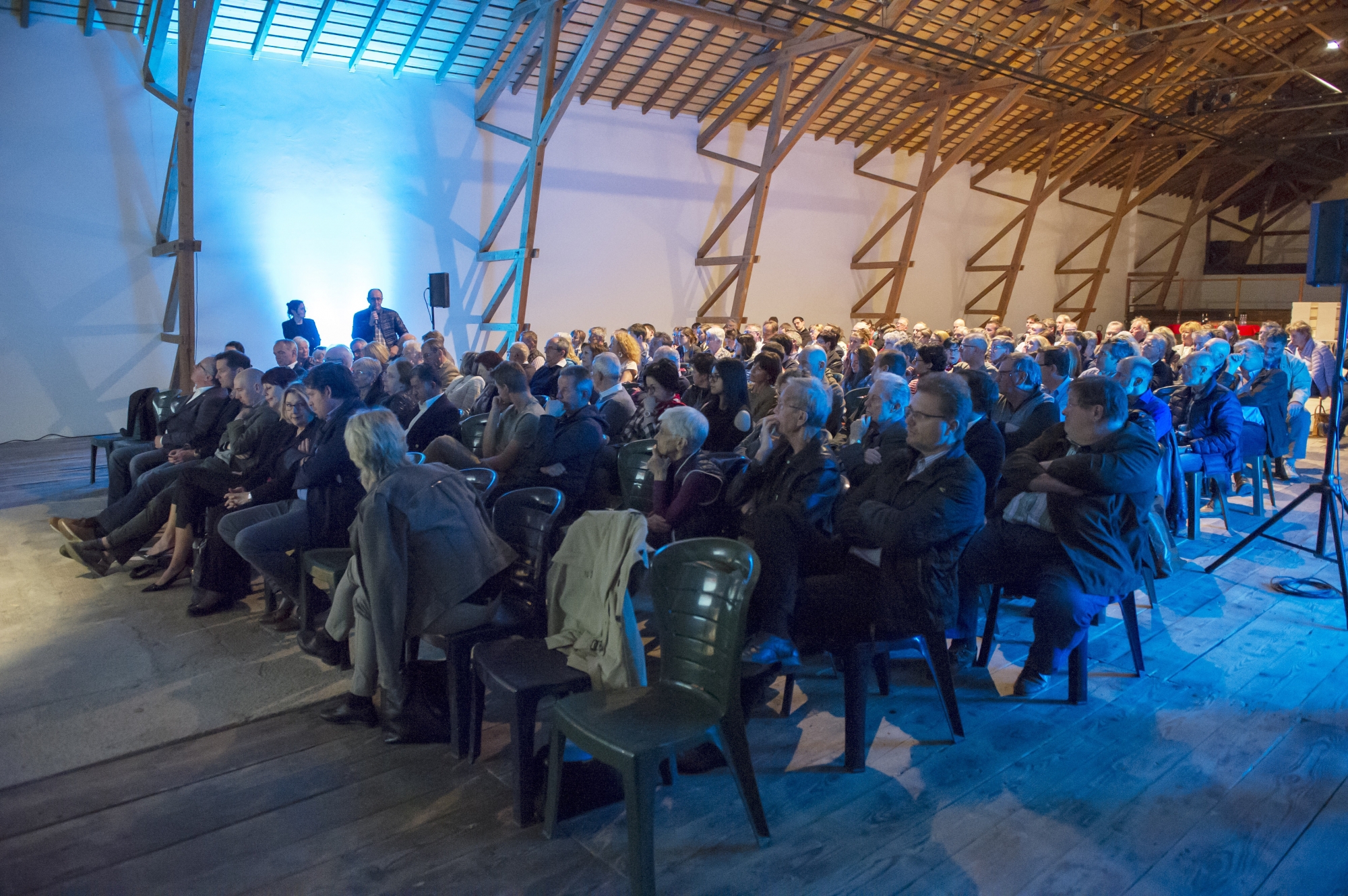 Lundi soir, à la Ferme-Asile, 150 Sédunois ont répondu à l'invitation de leur exécutif.