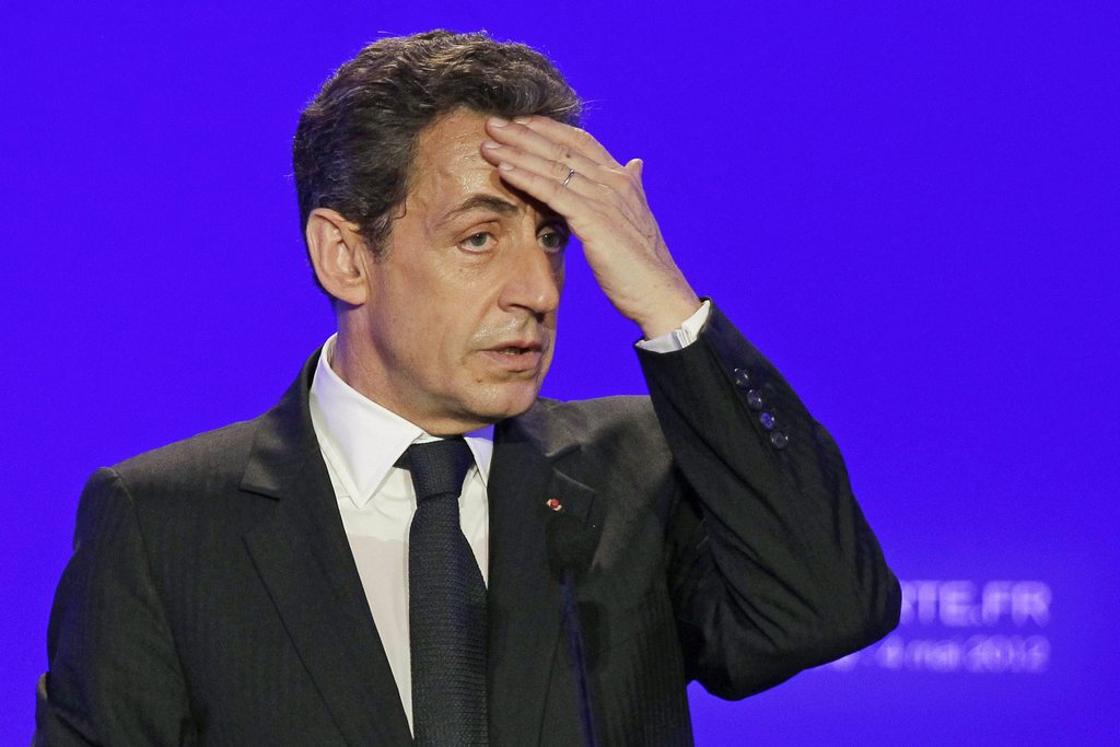 Nicolas Sarkozy privilégie la solution de nouvelles élections "pour éviter l'escalade du conflit".
