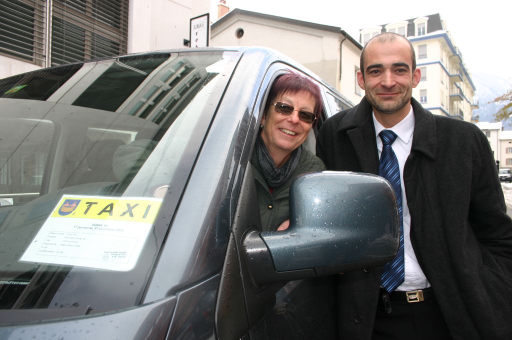 Grety Vogel, présidente de l'Association des taxis de Verbier et Victor Rebelo, pote-parole des transporteurs de personnes bagnards auprès du groupement genevois