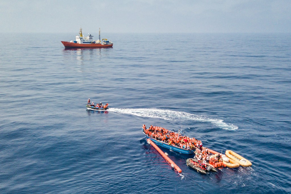 Affrété par l'ONG SOS Méditerranée, le navire Aquarius transporte 629 migrants recueillis en mer.
