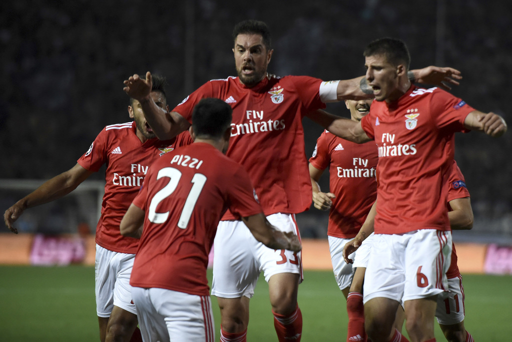 Benfica Lisbonne et son attaquant Haris Seferovic ont facilement passé l'obstacle du PAOK Salonique en match retour des barrages de la Ligue des champions.