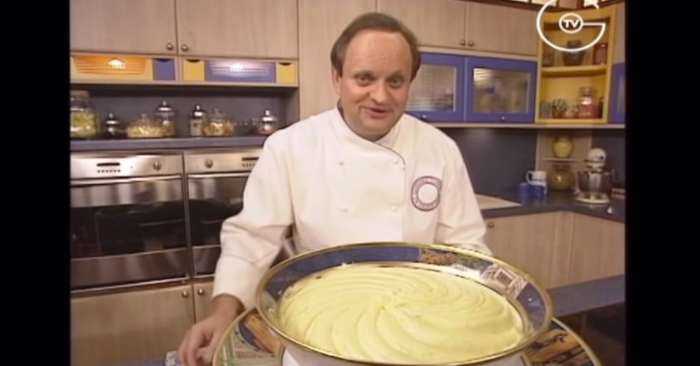 Joël Robuchon a révélé sa recette lors de l'émission culinaire qu'il présentait depuis 1996, d'abord sur TF1, sous le nom de "Cuisinez comme un grand chef". En 2000, l'émission file sur France 3 et devient "Bon appétit bien sûr".