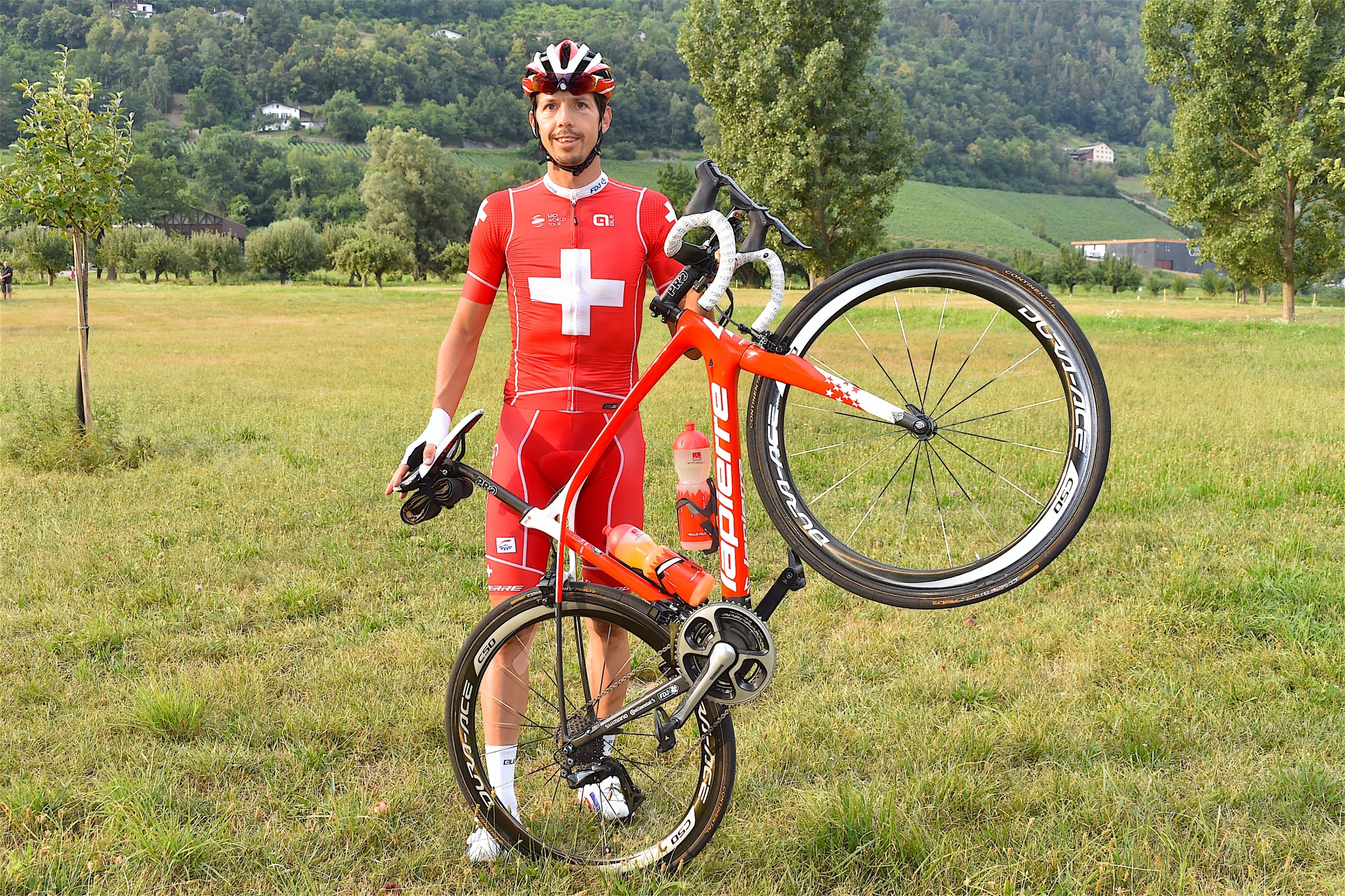 Steve Morabito a porté son nouveau maillot de champion de Suisse lors de la Cyclosportive des Vins du Valais.