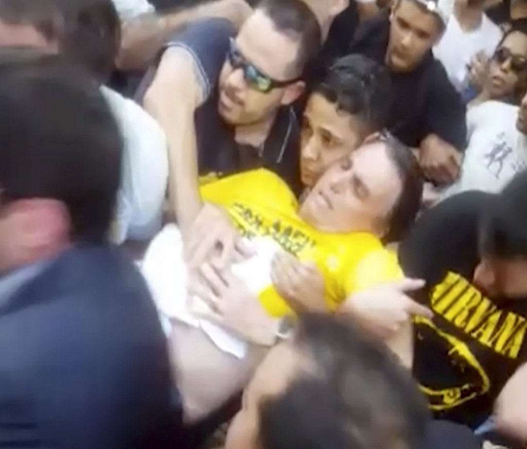 Jair Bolsonaro a été poignardé au milieu de la foule.