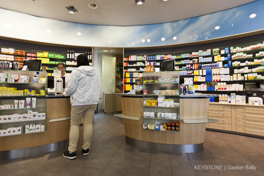 Certains médicaments sur ordonnance, pour le rhume des foins par exemple, pourront être distribués par les pharmacies.