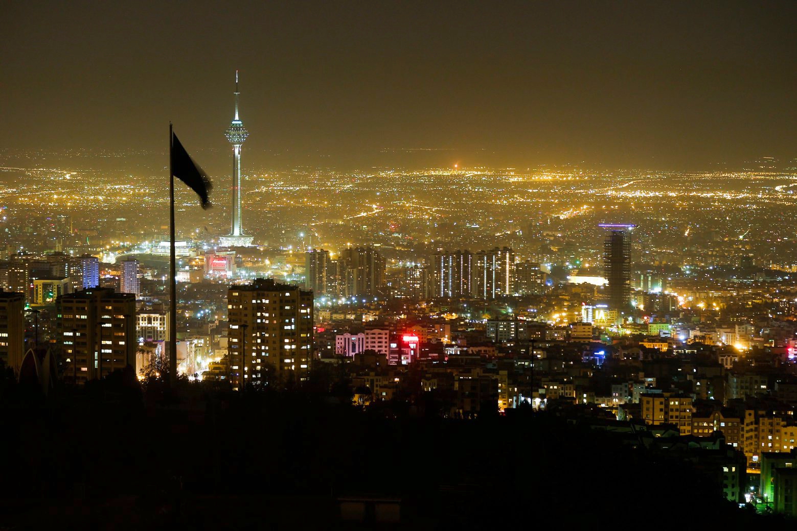 Night View of the city of Teheran, Iran, Saturday, February 27, 2016. The Swiss President Johann N. Schneider-Ammann attends a three-day-visit to Iran, accompanied by an economic and scientific delegation. (KEYSTONE/Peter Klaunzer) IRAN SCHWEIZ BESUCH BUNDESPRAESIDENT