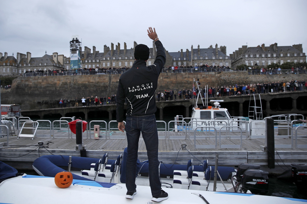 A l'instar du Français Armel Le Cleac'h, les skippers ont fait leurs adieux au public de Saint-Malo.