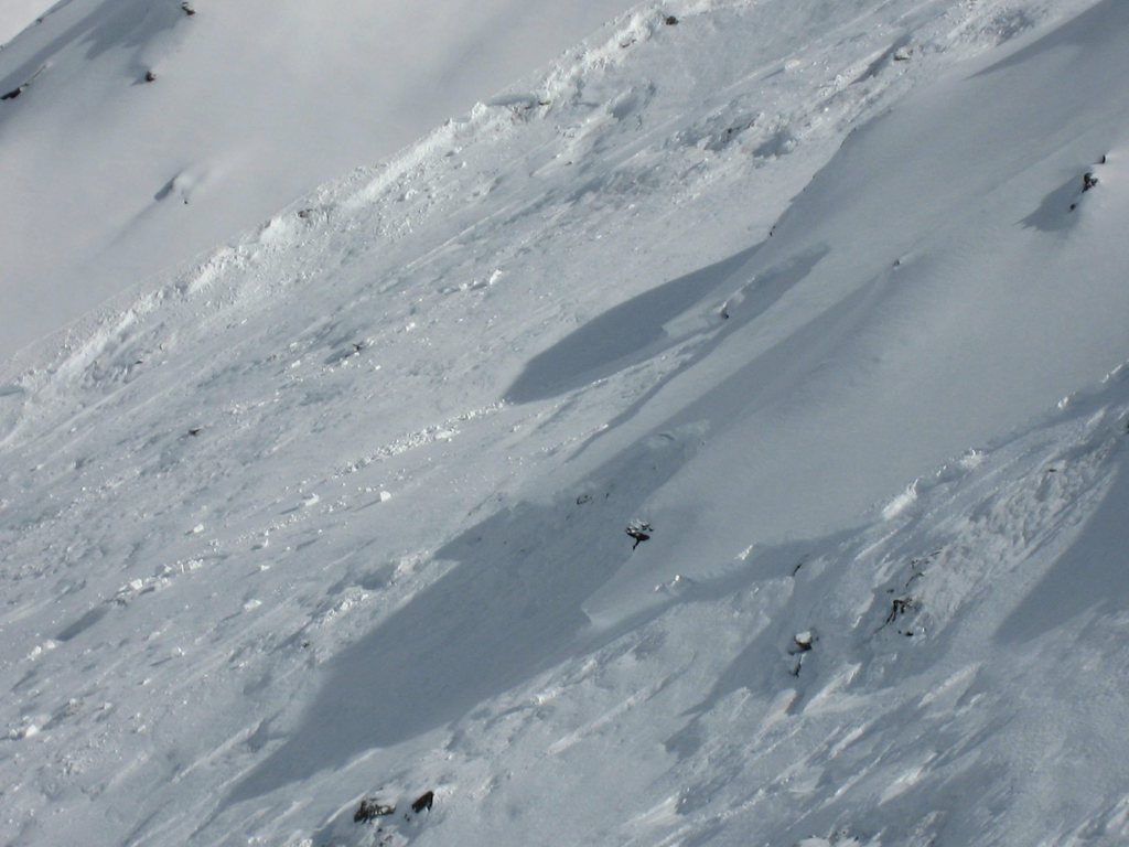 Deux personnes ont été emportées par une avalanche sur une longueur de 450 mètres.