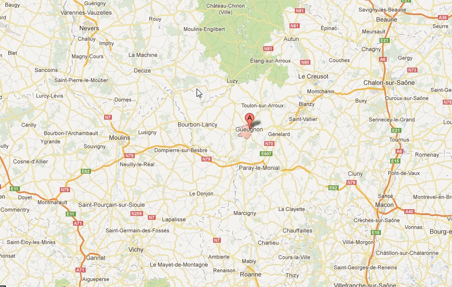 Un important incendie s'est déclaré dimanche soir dans un entrepôt de tôles fines d'Aperam, à Gueugnon en Saône-et-Loire.