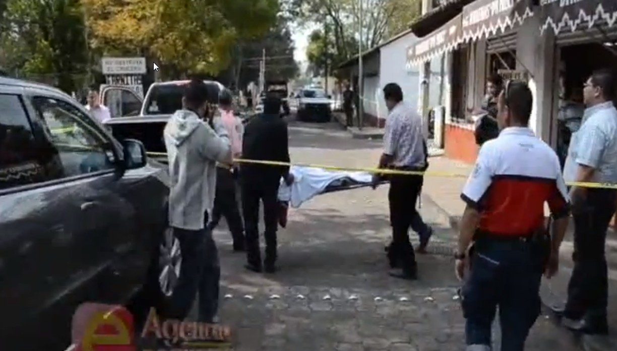 A l'instar de 31 de ses pairs mexicains depuis 2006, Wilfrido Flores Villa, maire par intérim de la ville de Nahutzen, a été abattu par balles lundi matin alors qu'il déjeunait avec sa femme dans un restaurant.