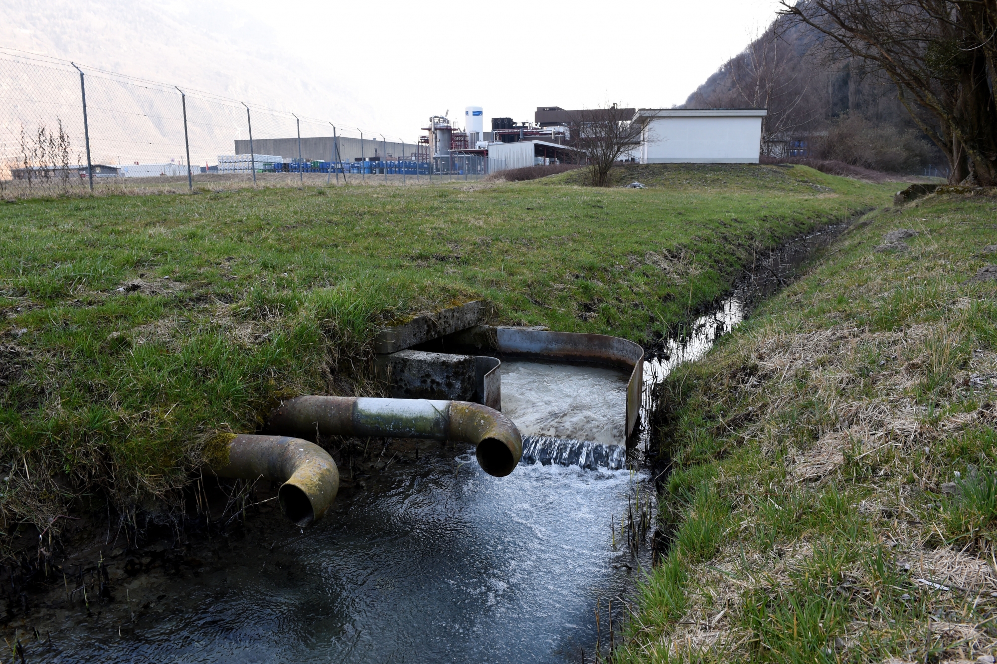 Les collectivités publiques pourraient devoir prendre en charge l’assainissement du canal de la Balmaz, estimé à environ un million de francs.