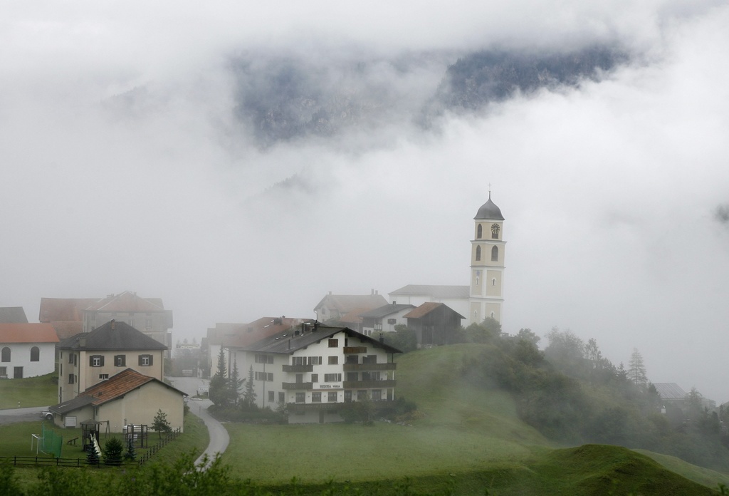 La population du village de Brienz, située à 1100 mètres d'altitude, a été informée vendredi soir.