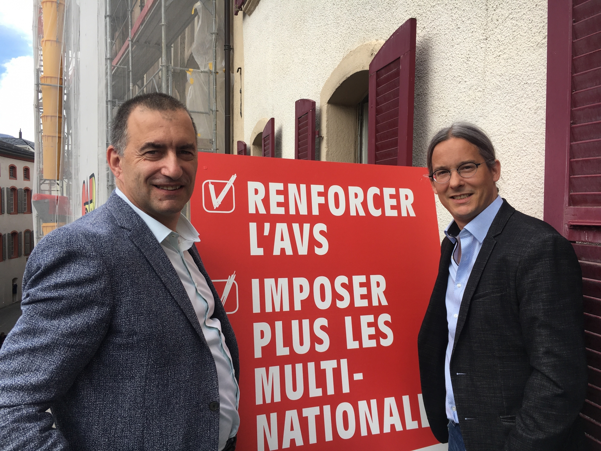 Les députés socialistes Blaise Carron et Emmanuel Amoos appellent à voter oui le 19 mai prochain.