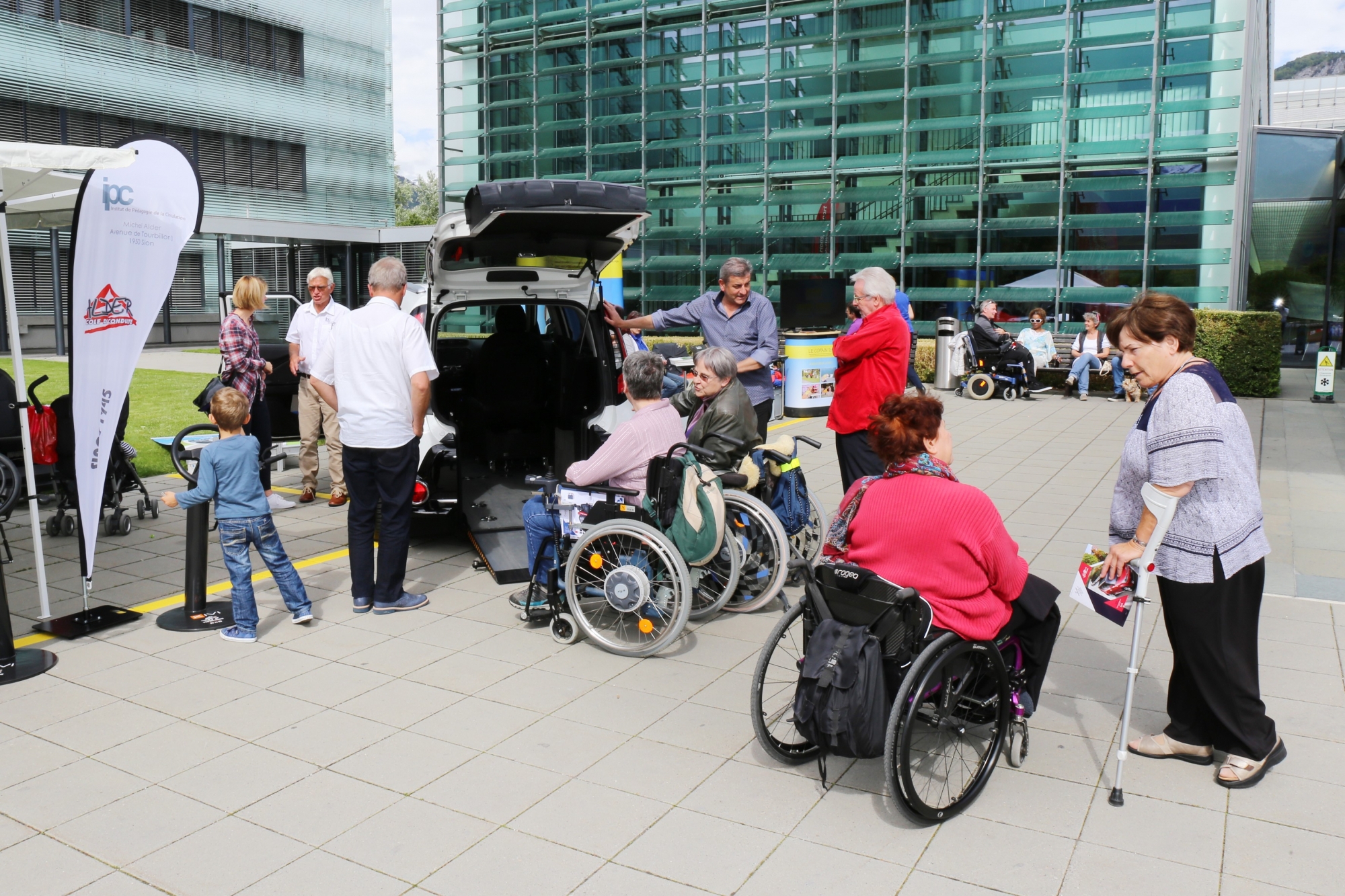 Lors du Pararomandie 2019, le public pourra également découvrir les moyens auxiliaires des personnes paraplégiques. Parmi eux, les aménagements existants pour la conduite d'un véhicule.