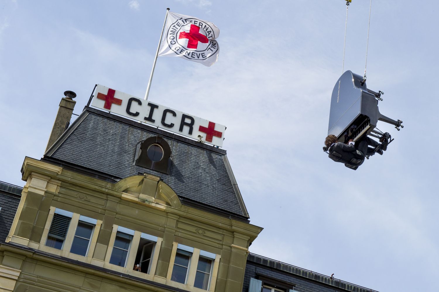 Alain Roche s'était notamment produit à l'occasion de l'inauguration du Musée de la Croix-Rouge à Genève, en 2013.