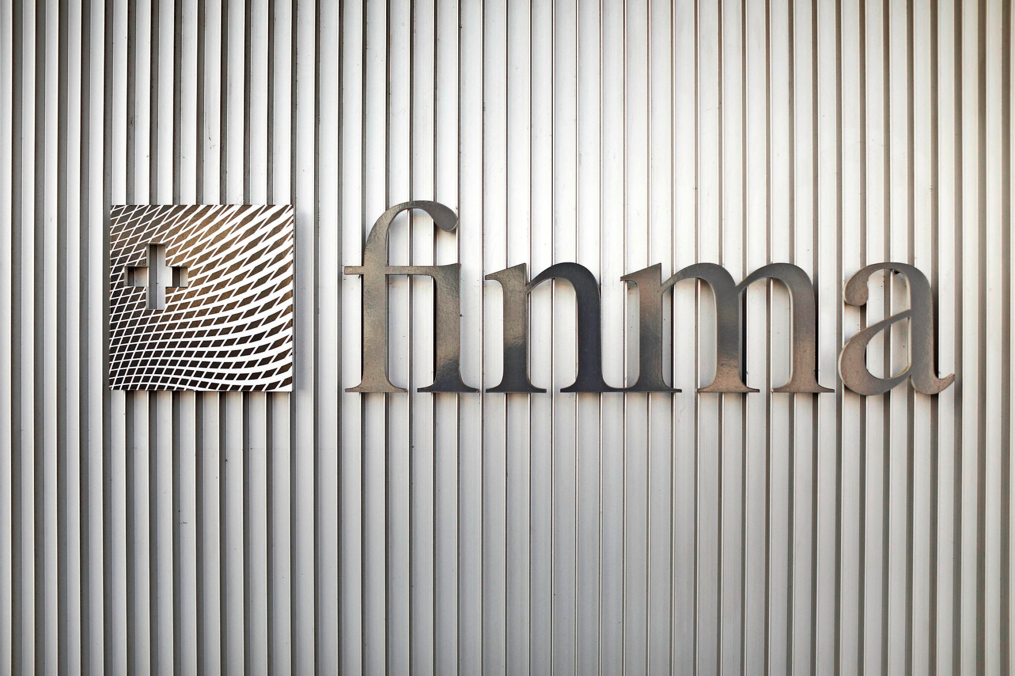 Das Logo der Finanzmarktaufsicht FINMA, am 21. November 2018 in Bern. (KEYSTONE/Gaetan Bally) Logo of the Swiss Financial Market Supervisory Authority FINMA, in Bern, Switzerland, on November 21, 2018. (KEYSTONE/Gaetan Bally) SCHWEIZ FINMA EIDGENOESSISCHE FINANZMARKTAUFSICHT
