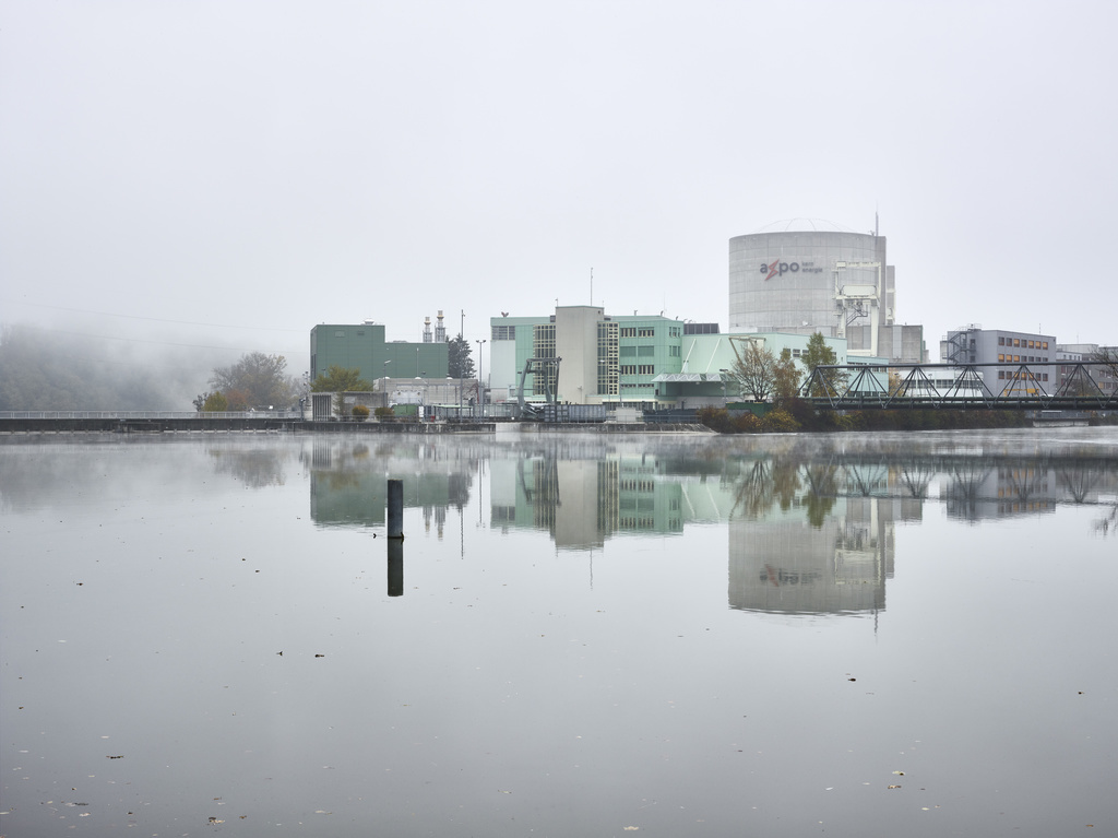 La centrale nucléaire argovienne de Beznau ne pourra pas rejeter cet été ses eaux de refroidissement s'il fait plus de 25°. (Illustration)