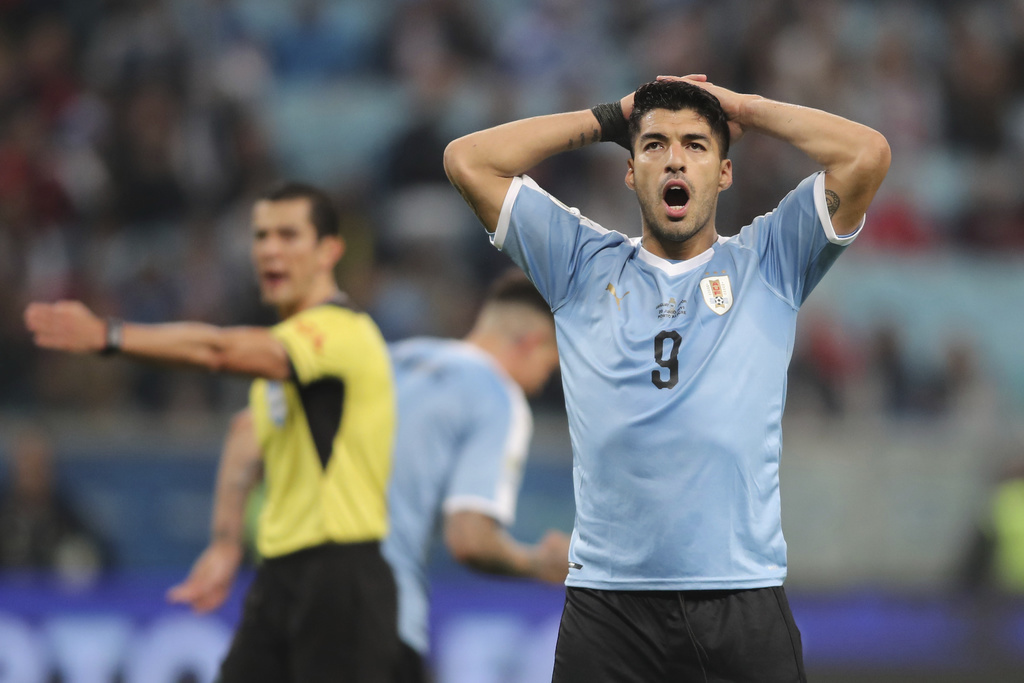 L'Uruguayen Luis Suarez a inscrit un but contre le Pérou à la 72e minute, mais il a été annulé par le VAR pour une très légère position de hors-jeu.