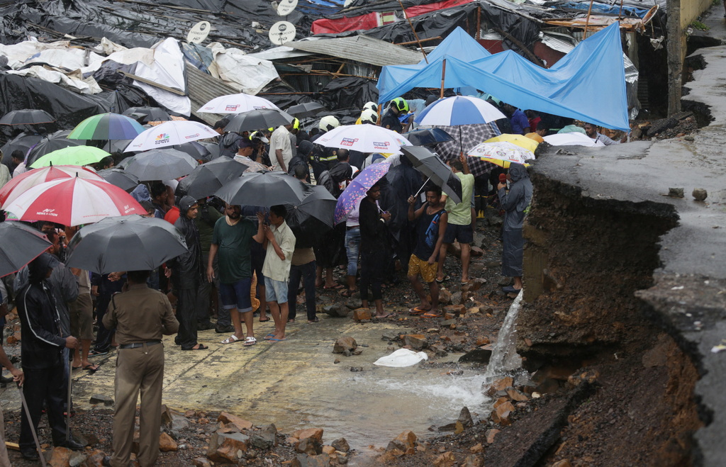 Bombay était mardi sous des pluies diluviennes pour la deuxième journée consécutive.