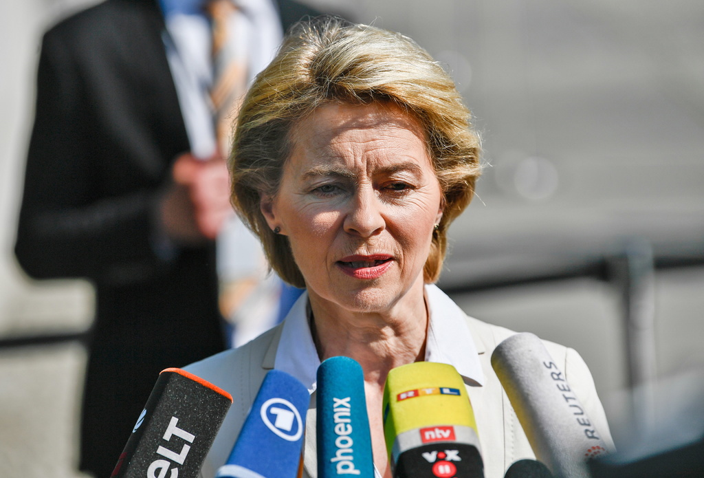 Ursula von der Leyen cédera à Jean-Claude Juncker.