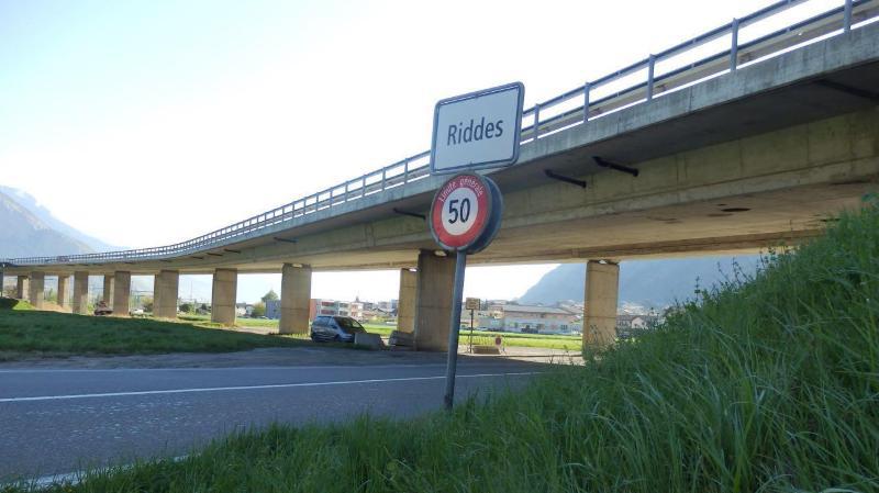 Le viaduc au départ de Riddes, par la route cantonale, puis les voies CFF.