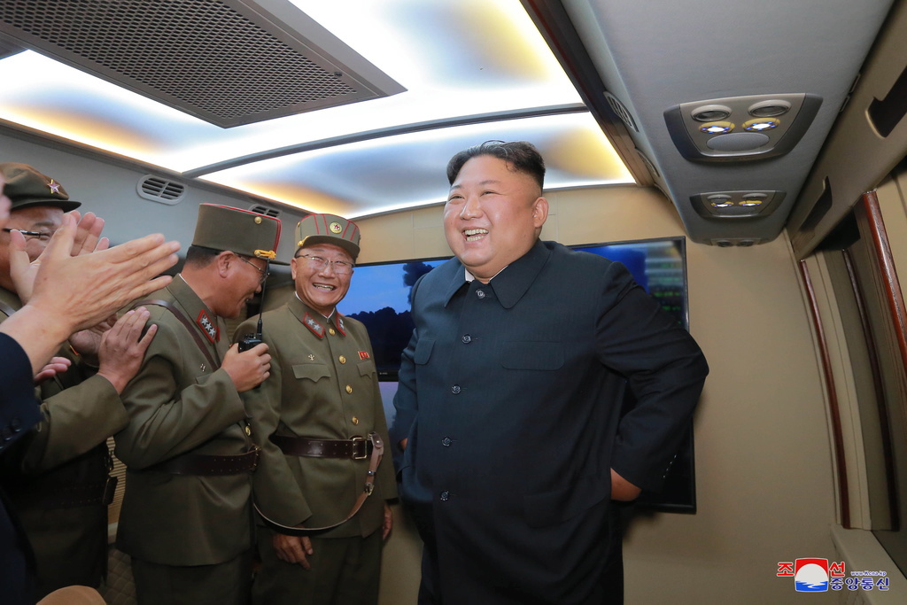 Peu avant, le président américain affichait son entente avec le dirigeant nord-coréen Kim Jong-un.