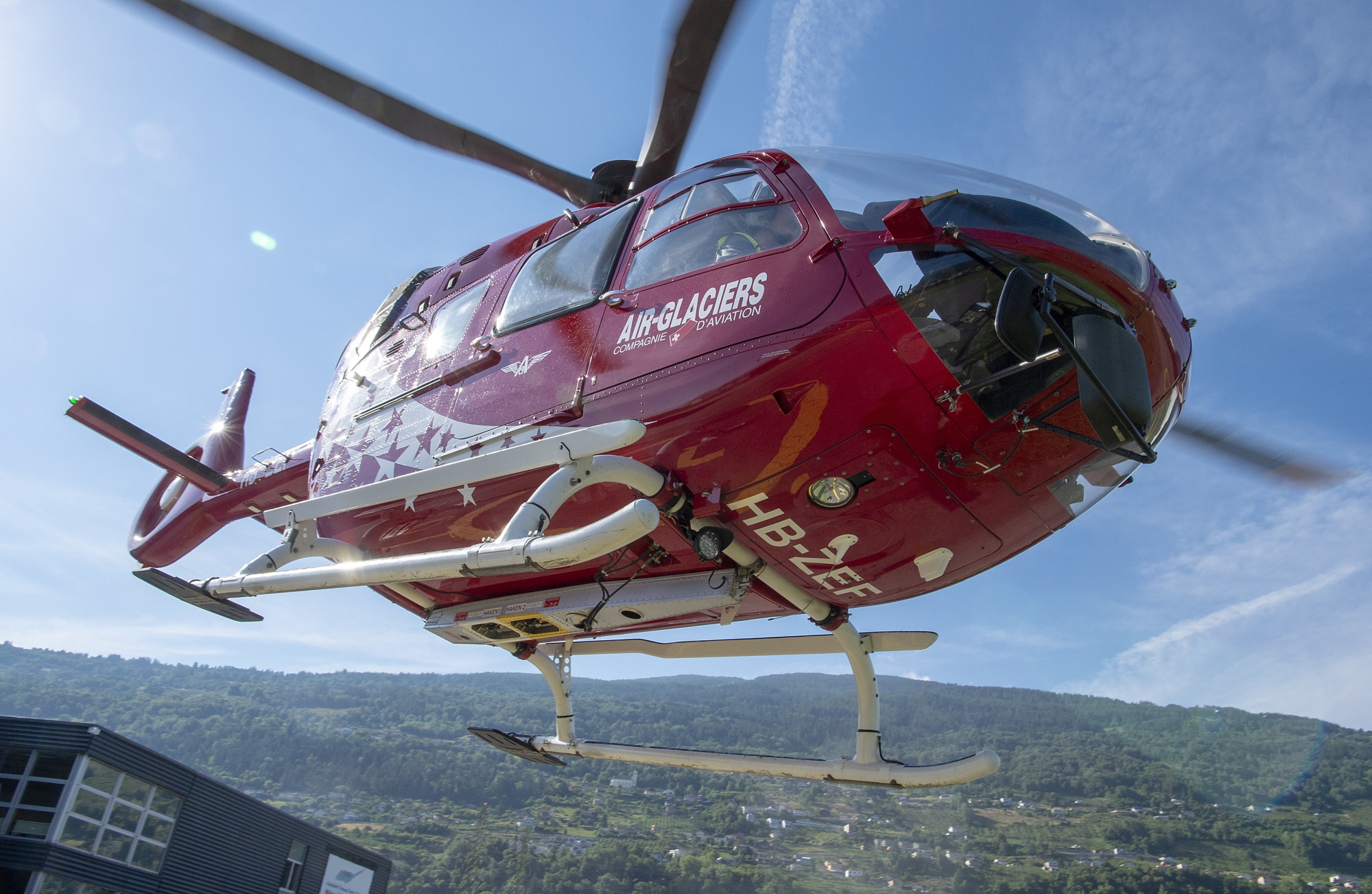 La minute de vol de secours en hélicoptère biturbine sera facturée 101,20 francs.
