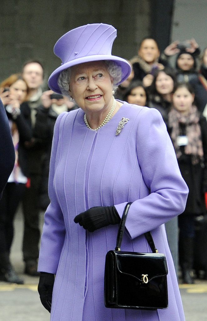 C'est un fait assez rare pour être souligné: Elizabeth II annule une visite au Pays de Galles pour des raisons de santé. La reine d'Angleterre souffre d'une gastro-entérite.
