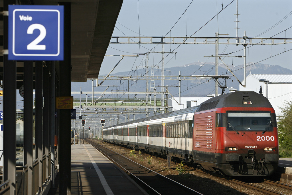 Un dérangement d'aiguillage près d'Allaman (VD) perturbe la ligne CFF Lausanne-Genève depuis vendredi peu après 07h00. Intercity en provenance de Suisse alémanique et en direction de Genève-Aéroport sont supprimés entre Lausanne et Genève-Aéroport.