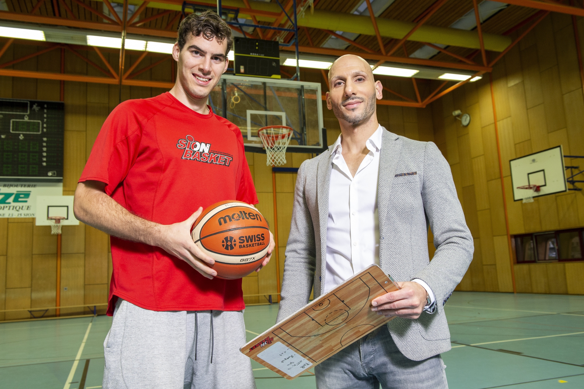 L'entraîneur Domenico Marcario et le mercenaire Eduardo Perez veulent participer au développement de Sion Basket. 