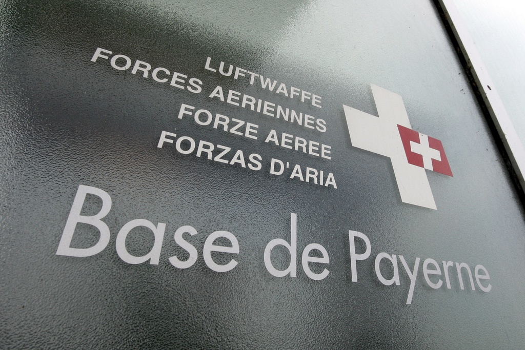 Les Forces aériennes ont ouvert à titre exceptionnel la base aérienne de Payerne (VD) durant la nuit de mardi à mercredi.