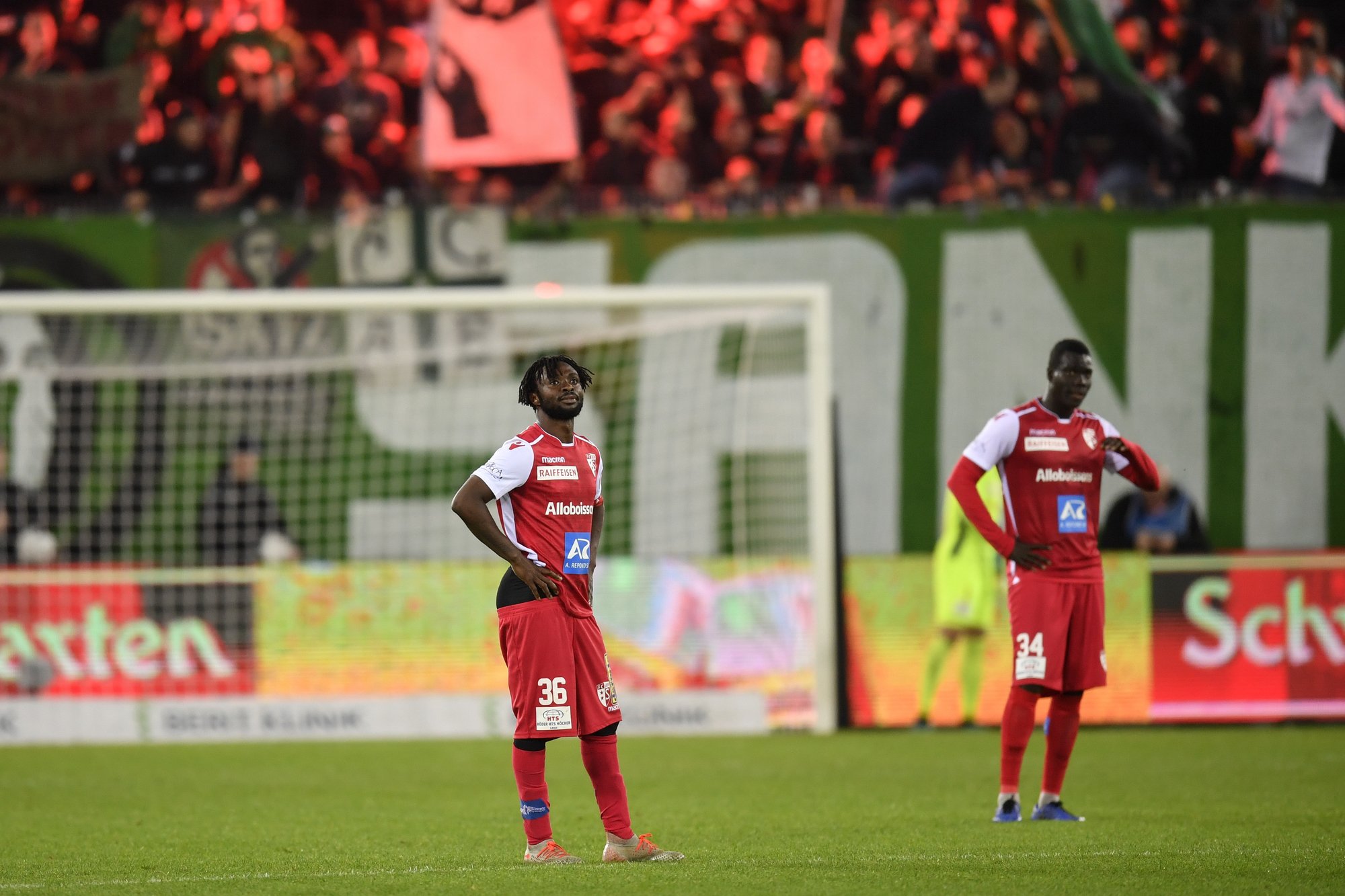Xavier Kouassi et Birama Ndoye son dépités après la défaite du FC Sion contre le FC Saint-Gall.
